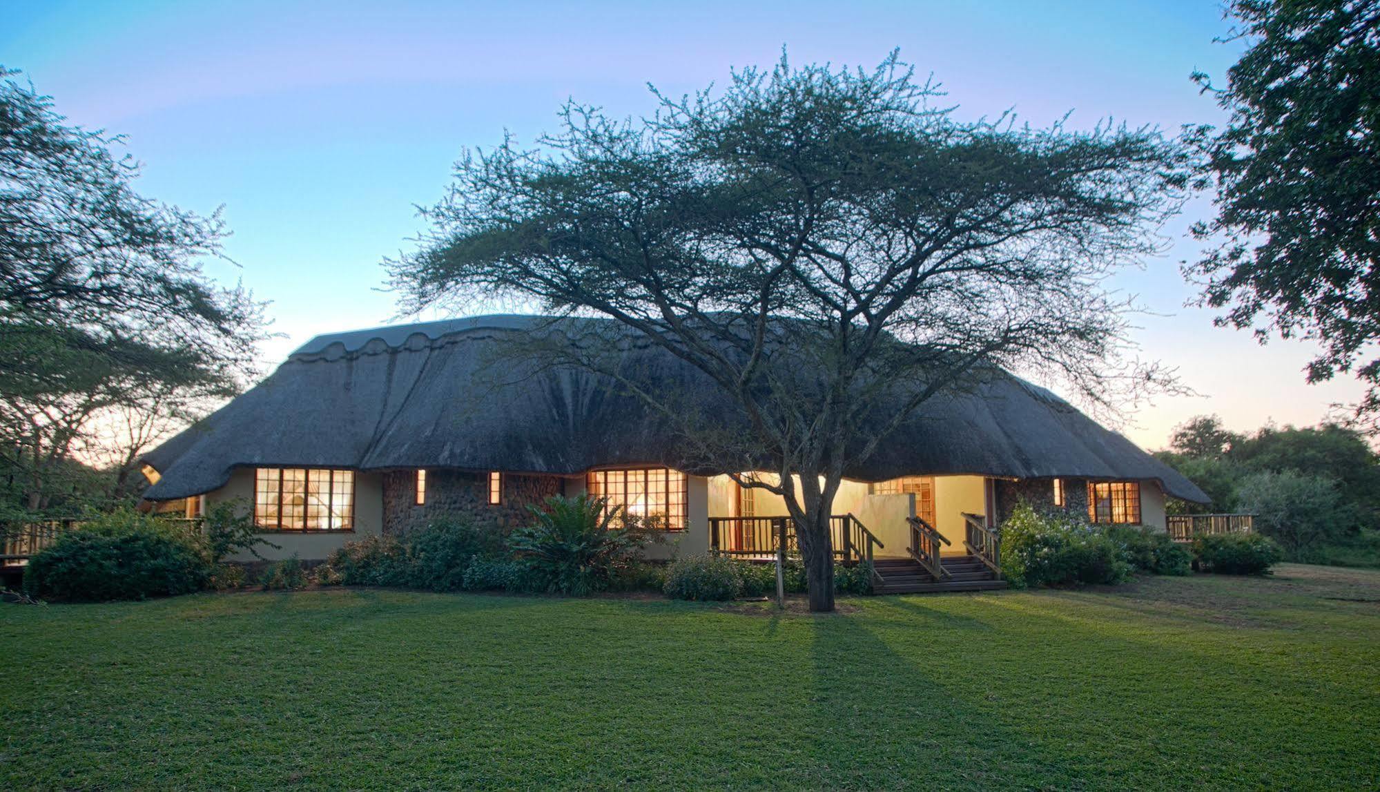 Rhino River Lodge Manyoni Private Game Reserve Extérieur photo